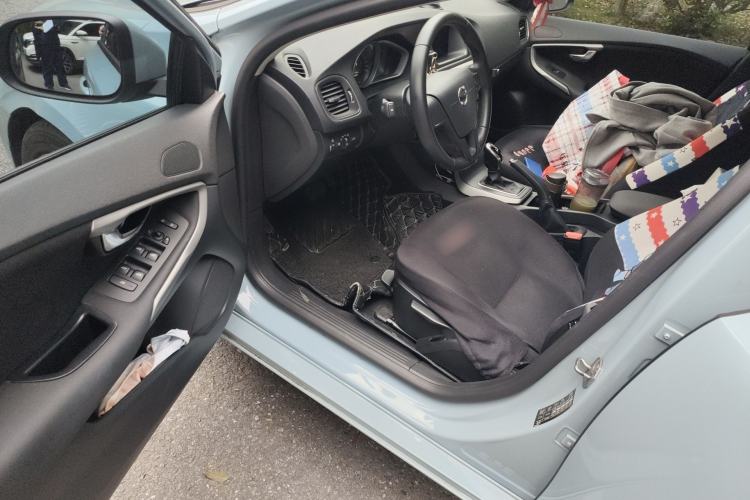 Used Volvo V40 2017 T3 Smart Edition