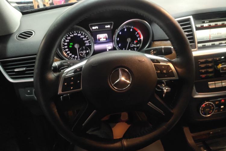 Used Mercedes-Benz M-Class 2015 ML 400 4MATIC Dynamic Model