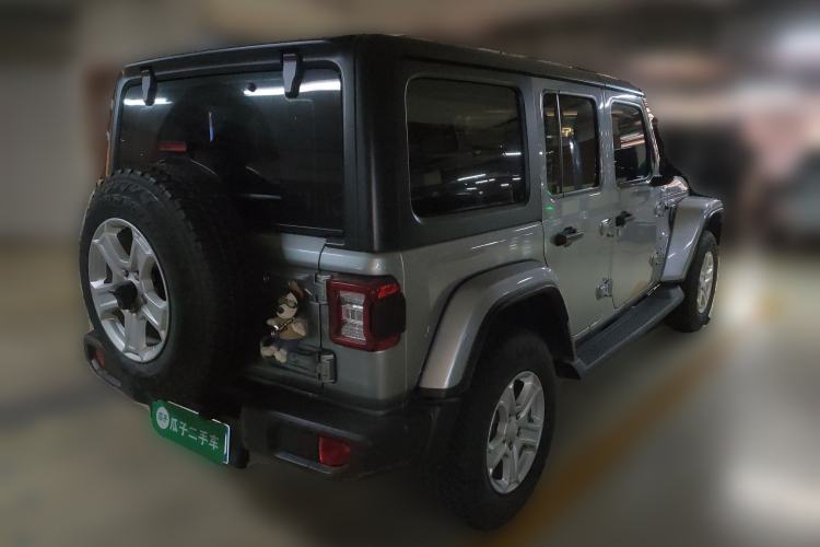 Used Jeep Wrangler 2019 2.0T Sahara 4-Door Version China V Standard
