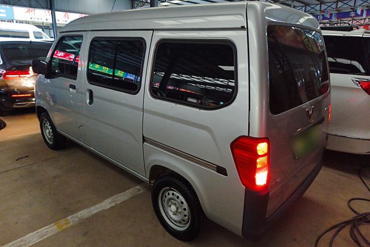 Used Wuling Zhiguang 2020 1.2L Practical Model China VI LSI
