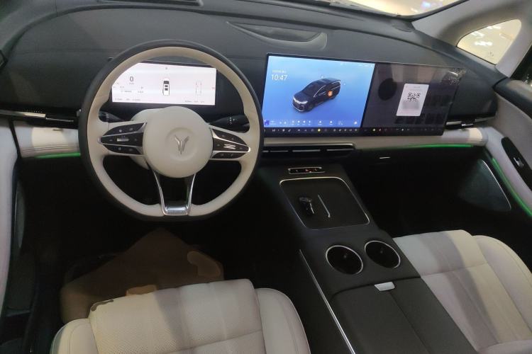 Used VOYAH Dream 2025 PHEV Four-Wheel-Drive Flagship Kunpeng Edition Center Console