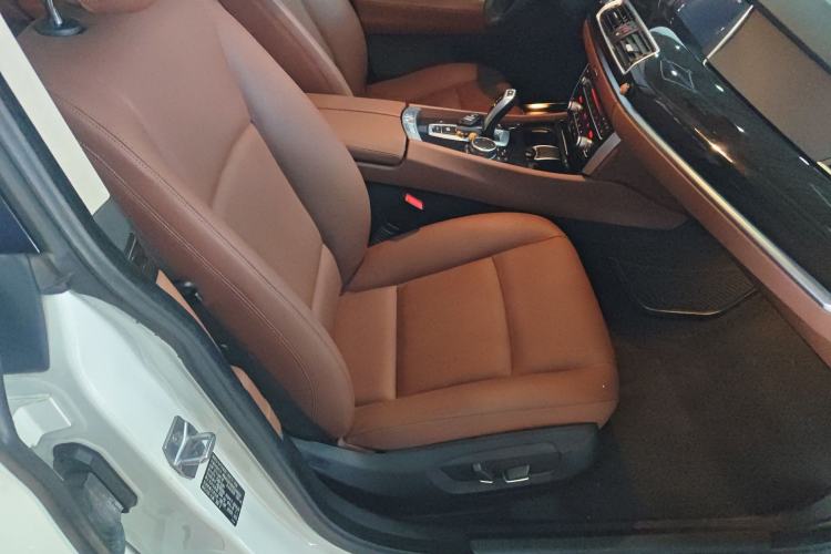 Used BMW 5 Series GT 2015 528i Leading Model