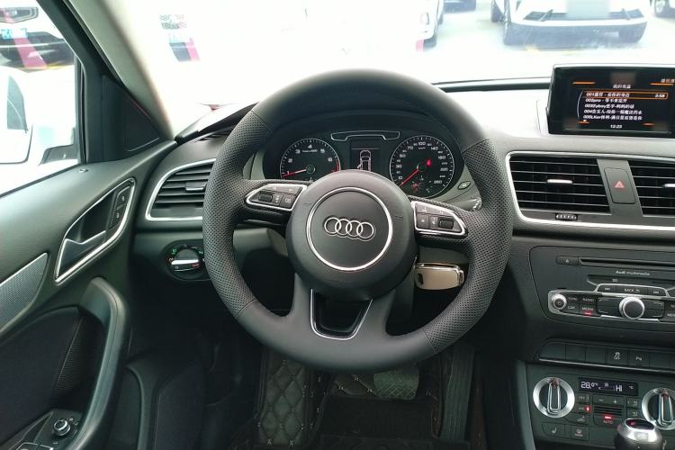 Used Audi Q3 2015 35 TFSI Comfort Model
