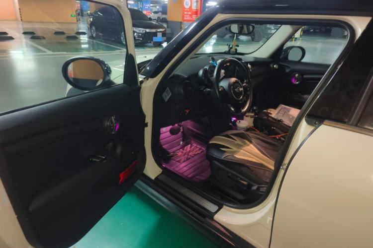 Used MINI 2015 1.5T COOPER Fun Five-Door Edition
