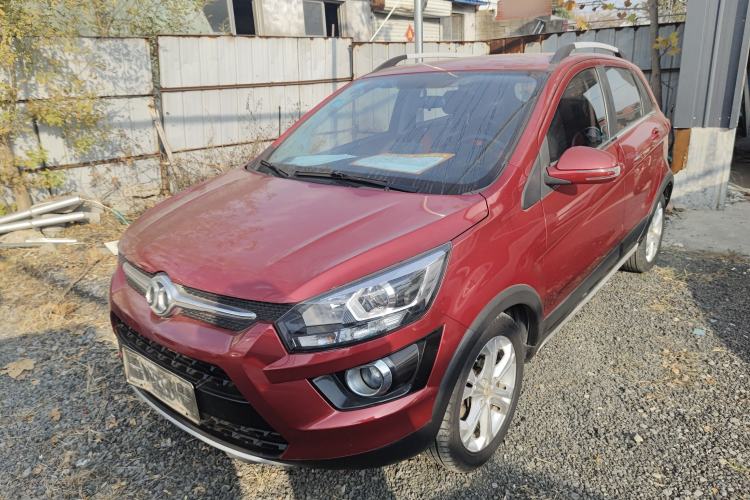 Used BAIC Senova X25 2015 1.5L manual Comfort trim level
