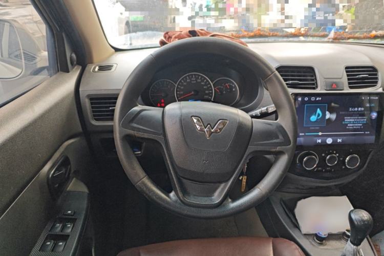 Used Wuling Hongguang 2014 1.5L S Standard Version