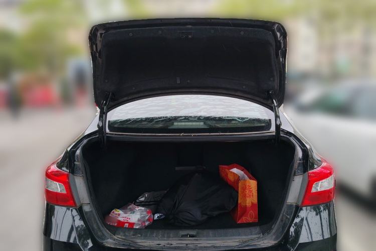 Used Nissan Sylphy 2016 1.6 XL CVT Deluxe Edition Trunk