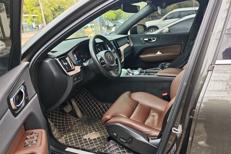 Used Volvo XC60 2022 B5 4x4 Smart Luxury Edition