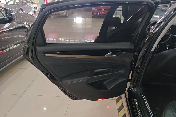 Used Volkswagen Passat 2020 Facelift 330TSI Elite Edition China VI Standard