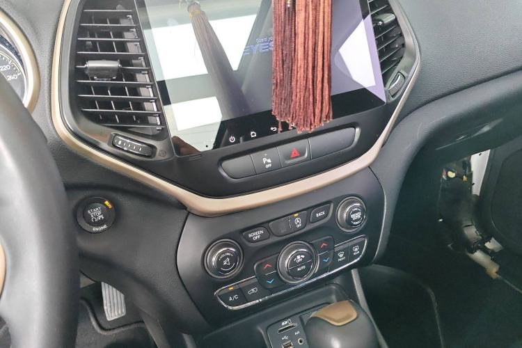 Used Jeep Cherokee 2016 2.4L Leading Edition