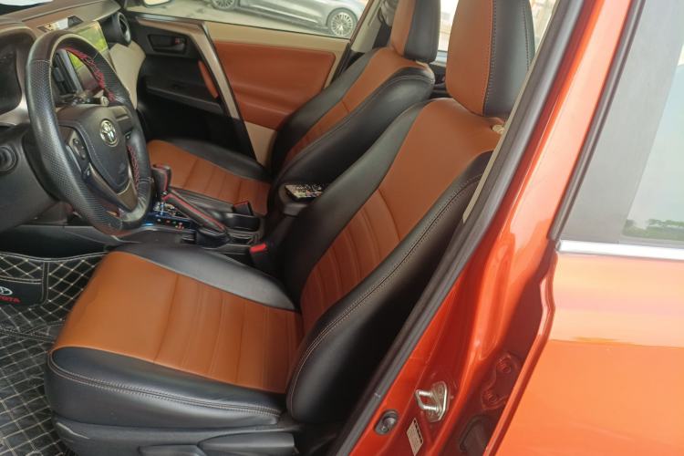 Used Toyota RAV4 2013 2.0L CVT Two-Wheel Drive Urban Edition
