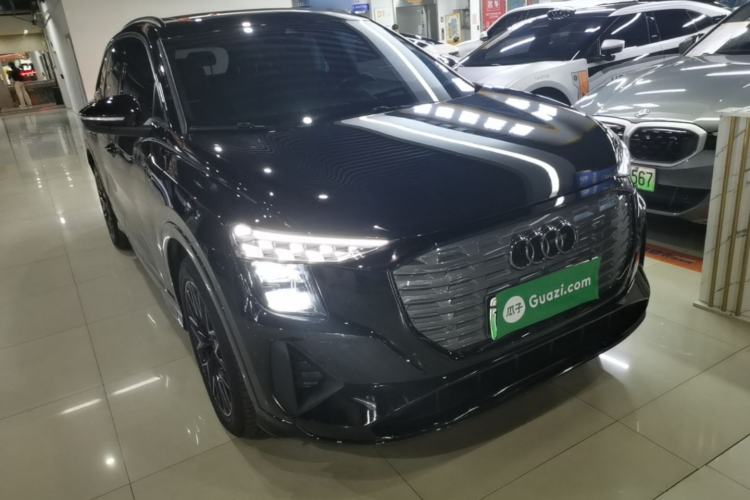 Used Audi Q5 e-tron 2023 40 e-tron Starry Edition Mecha Kit Front Right 45 Deg