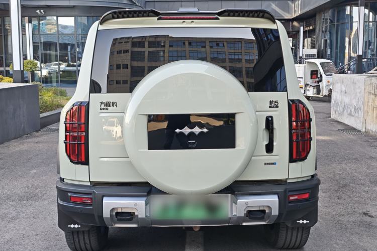 Used Formula Leopard Leopard 5 2023 Navigator Edition