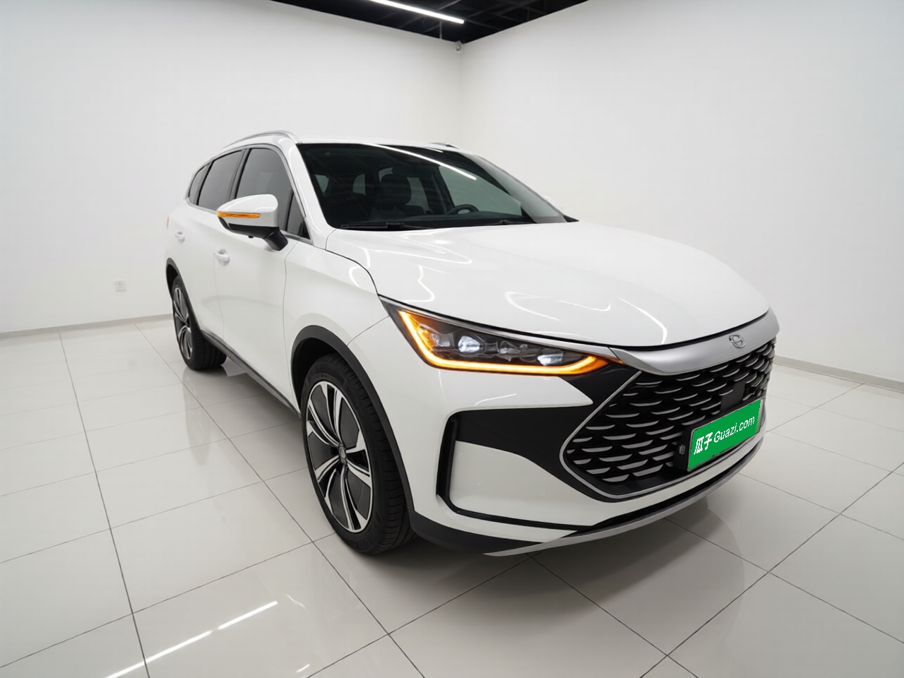 BYD Tang New Energy 2022 DM-p 215 km All-Wheel-Drive Deluxe Model — снимка 3