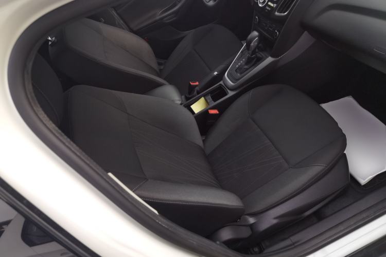 Used Ford Focus 2018 Hatchback Classic 1.6L Automatic Comfort Plus SmartDrive Edition
