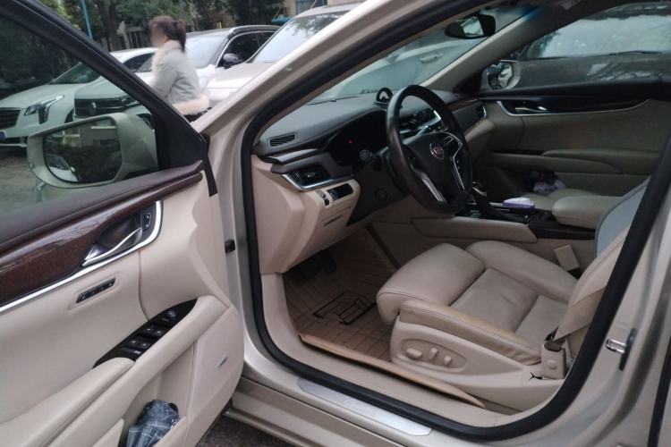 Used Cadillac XTS 2013 28T Luxury Model
