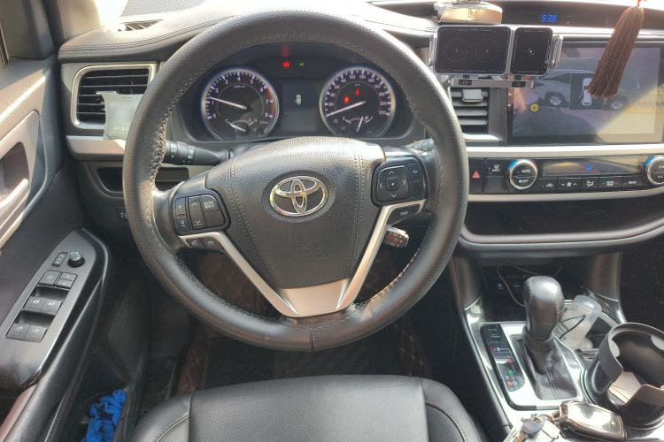 Used Toyota Highlander 2015 2.0T Four-Wheel Drive Luxury Edition 7-Seater
