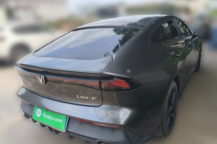 Used CHANGAN UNI-V 2022 1.5T Prestige Version
