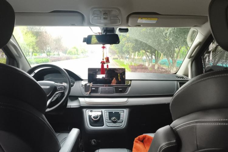 Used SAIC MAXUS G20 2023 Facelifted ES 2.0T Gasoline Automatic Value Edition Center Console