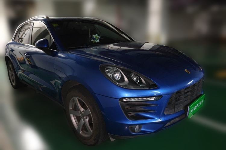 Used Porsche Macan 2017 Macan 2.0T Front Right 45 Deg