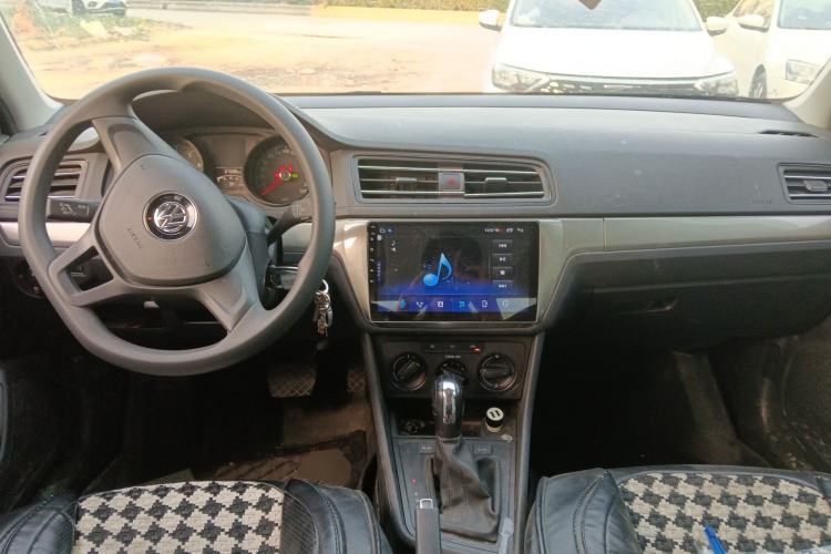 Used Volkswagen Lavida 2019 Lavida Start 1.5L Automatic Trendy Version China VI Standard Center Console