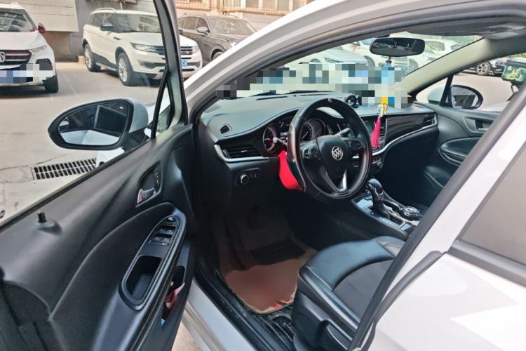 Used Buick Verano 2018 Sedan 20T Dual-Clutch Leading Model Interior 3