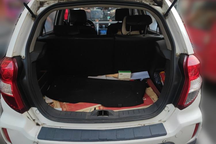 Used Changan CX20 2014 1.4L IMT Sunroof Navigation Version China IV Standard
