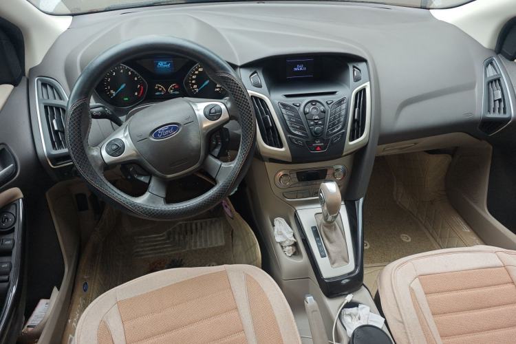 Used Ford Focus 2012 Sedan 1.6L Automatic Fashion Edition