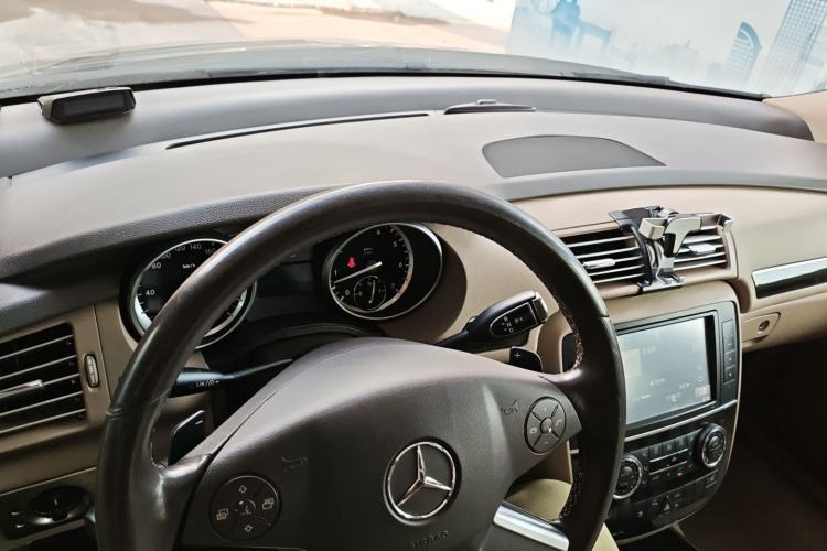 Used Mercedes-Benz R-Class 2015 R 320 4MATIC Luxury Model