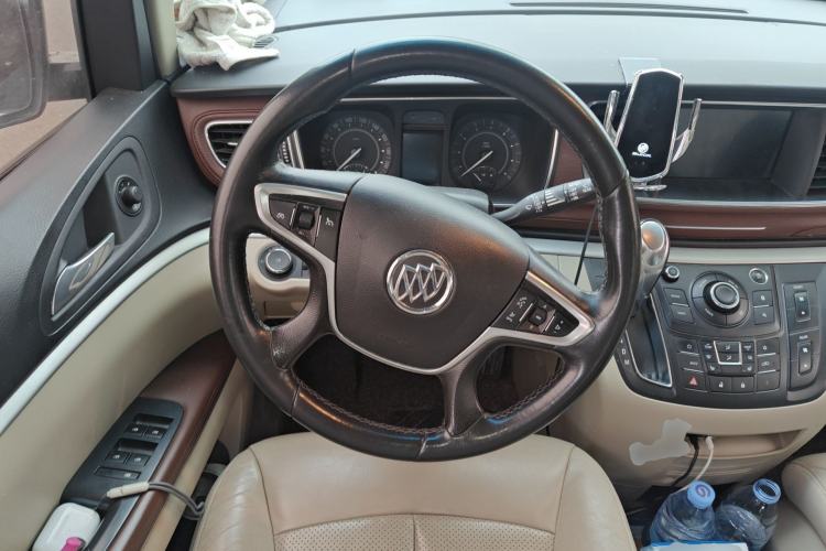 Used Buick GL8 2017 25S Prestige Version China V Standard Steering Wheel