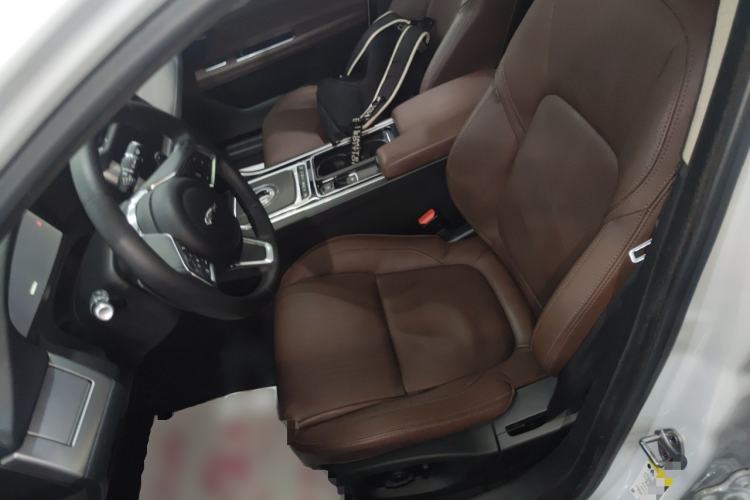 Used Jaguar XFL 2020 XFL 2.0T P250 Four-Wheel Drive Luxury Edition Left Front Seat