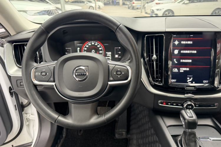 Used Volvo XC60 2019 T5 4x4 Smart Edition China VI Standard
