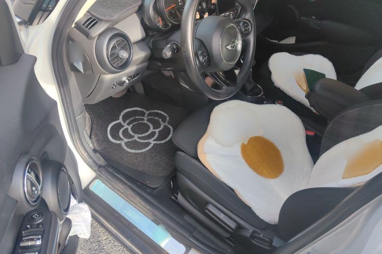 Used MINI 2015 1.5T COOPER Fun Five-Door Edition
