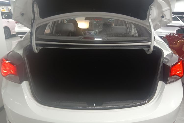 Used Hyundai Elantra (5th Generation / Langdong) 2016 1.6L Automatic Prestige Model
