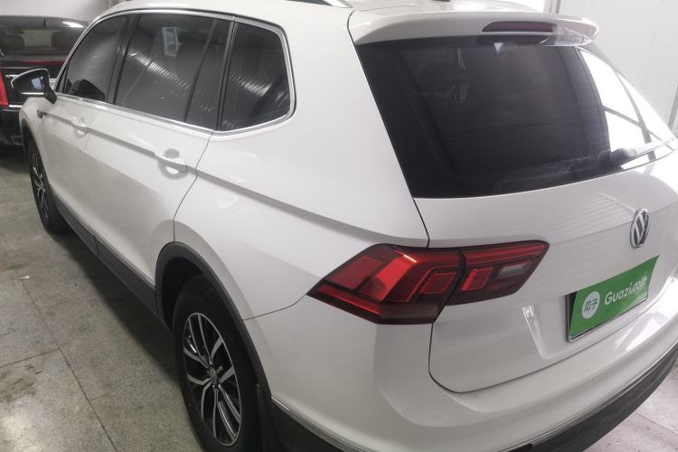 Used Volkswagen Tiguan L 2018 330TSI Automatic Two-Wheel Drive Comfort Edition Exterior 2