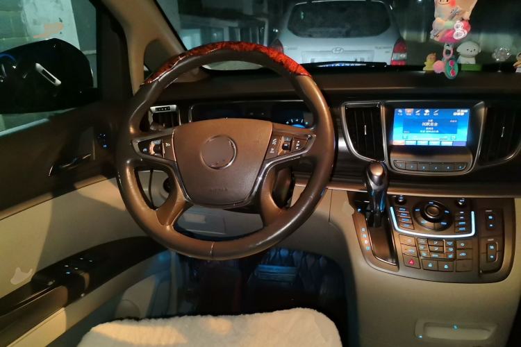 Used Buick GL8 2011 3.0L XT Luxury Business Flagship Edition Steering Wheel