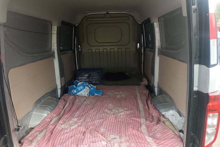 Used CHANGAN KUAYUE Xing V3 2023 1.5L Gasoline Standard Edition 2-Seat Van Trunk