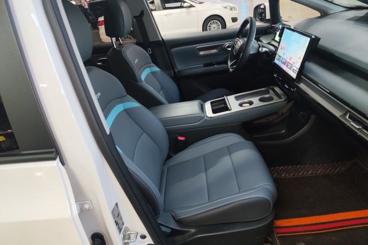 Used AION Y 2023 Plus 510 Smart Edition Right Front Seat