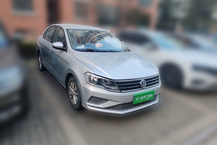 Used Volkswagen Jetta 2017 1.5L Manual Fashion Edition Front Right 45 Deg