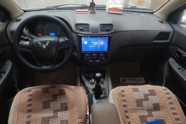 Used Wuling Hongguang 2014 1.5L S Standard Version
