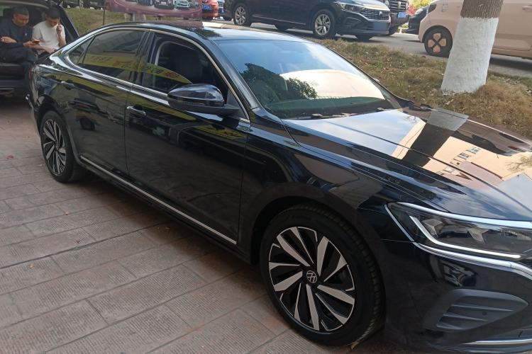 Used Volkswagen Passat 2024 380TSI Dragon Edition
