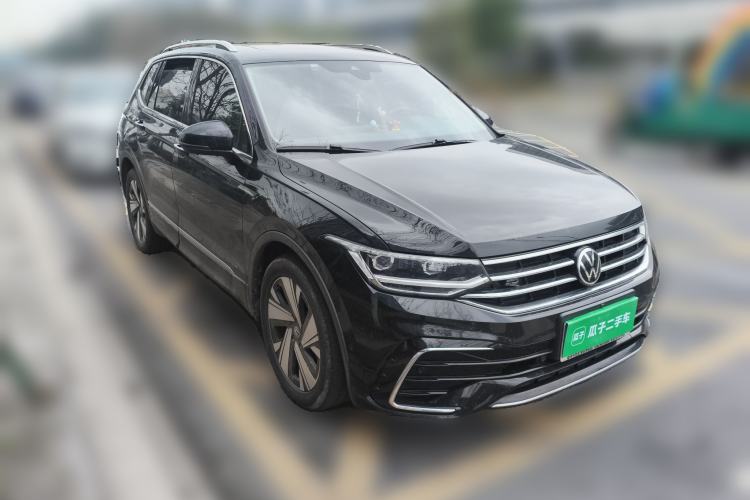 Used Volkswagen Tiguan L 2023 Restyled 330TSI Automatic Two-Wheel Drive R-Line Enhanced Comfort Version
