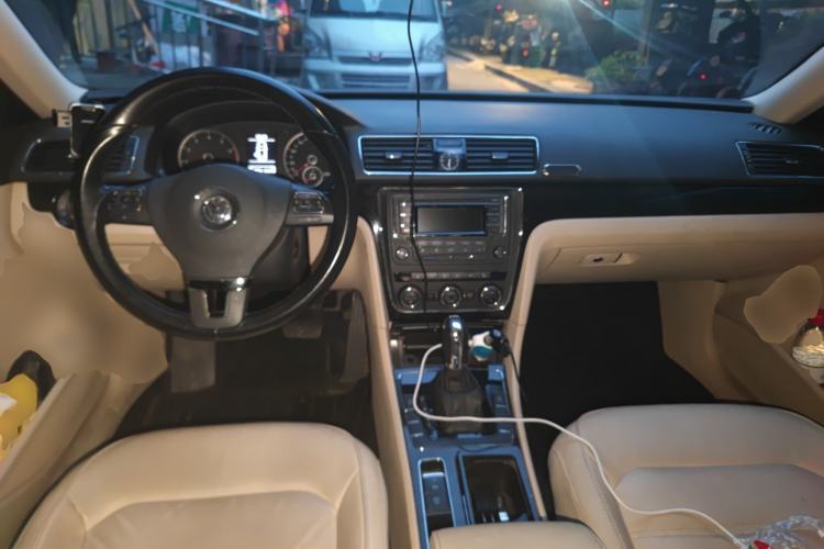 Used Volkswagen Passat 2014 1.8TSI DSG Prestige Edition Center Console