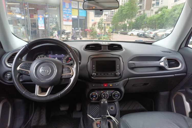 Used Jeep Renegade 2016 1.4T Automatic Smart Edition Center Console