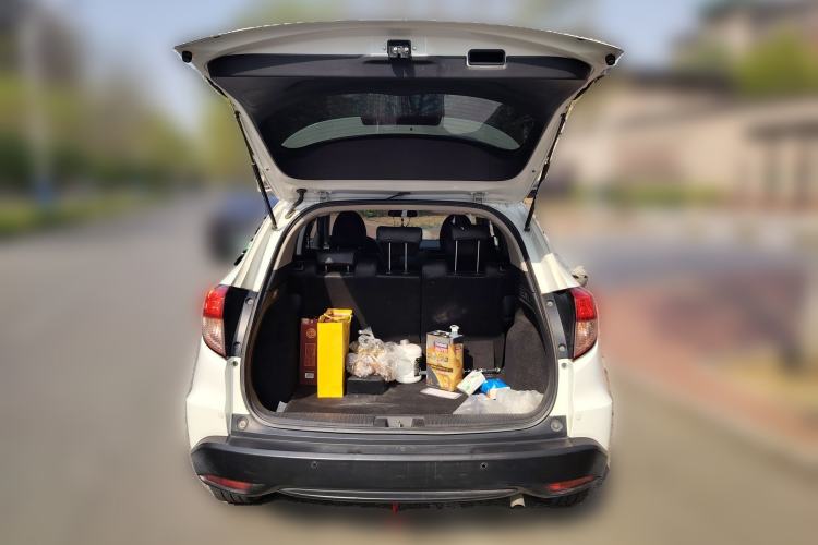 Used Honda Vezel 2017 1.5L CVT 2WD Comfort Model Trunk