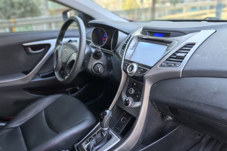 Used Hyundai Elantra (5th Generation / Langdong) 2015 1.6L Automatic Fashion Model