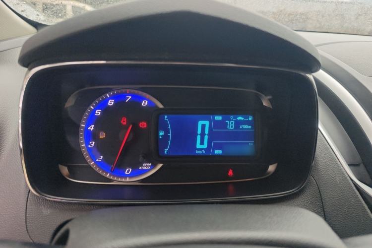 Used Chevrolet Trax 2016 1.4T Manual Two-Wheel Drive Comfort Version with Sunroof