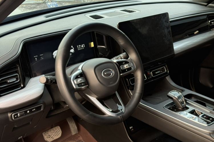 Used GAC Trumpchi GS8 2022 Linghang Series 2.0 TGDI Two-Wheel-Drive Luxury Smart Connectivity Version (7 Seats) Interior 4