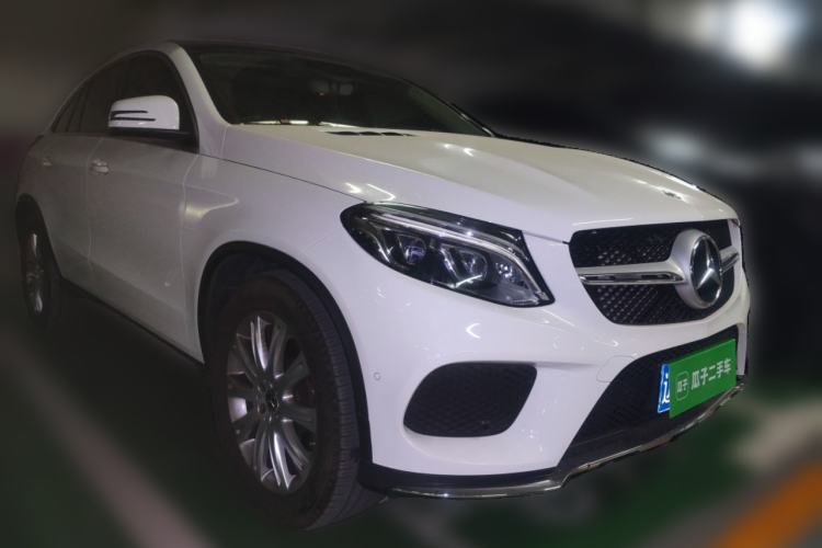 Used Mercedes-Benz GLE Coupe 2015 GLE 320 4MATIC Coupe SUV Front Right 45 Deg