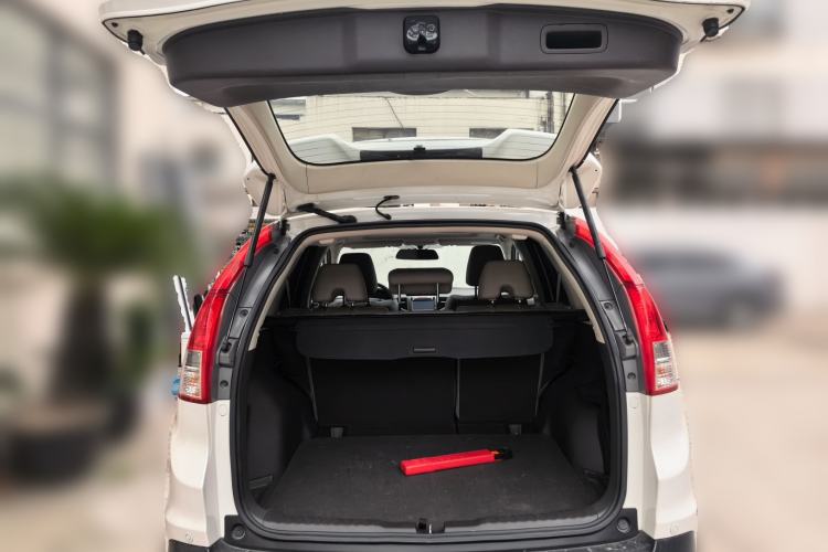 Used Honda CR-V 2012 2.4L four-wheel drive luxury version Trunk